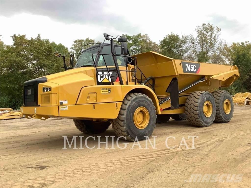CAT 745C Liigendraamiga pinnaseveokid