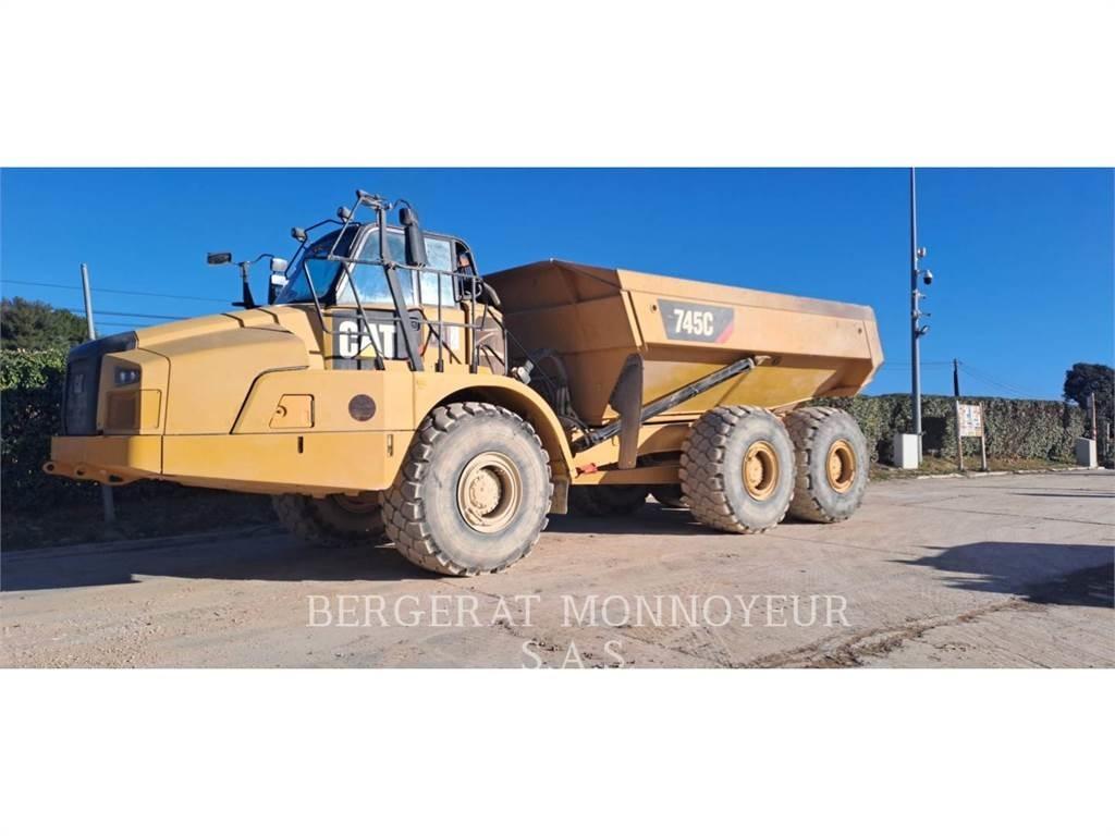 CAT 745C Liigendraamiga pinnaseveokid