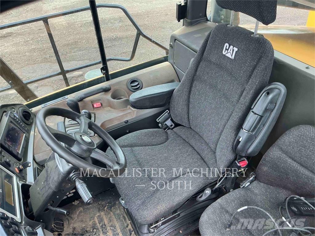 CAT 745C Liigendraamiga pinnaseveokid