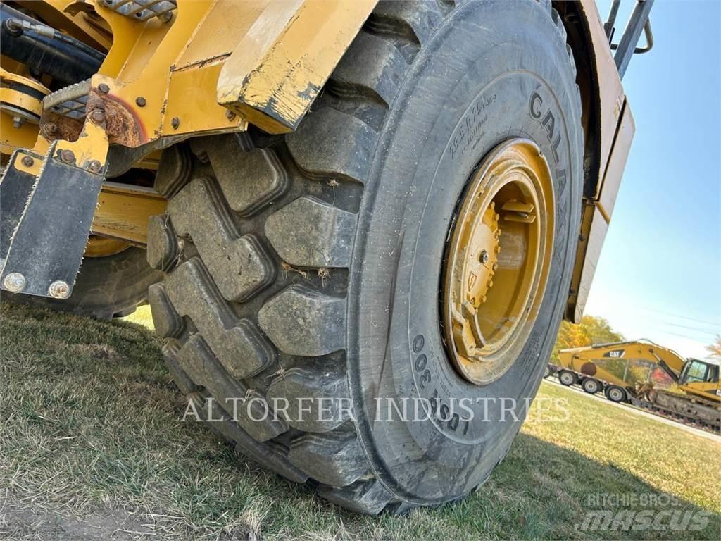 CAT 745C Liigendraamiga pinnaseveokid