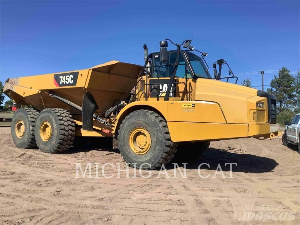 CAT 745C T Liigendraamiga pinnaseveokid