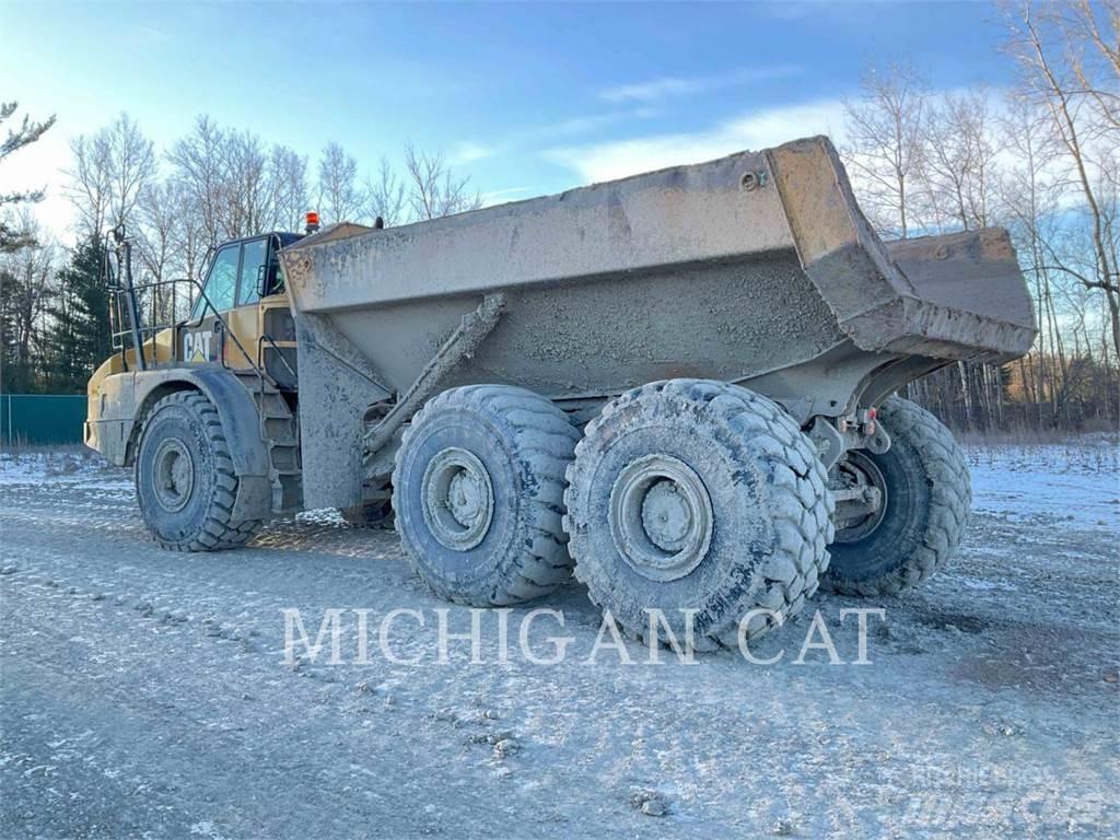 CAT 745C T Liigendraamiga pinnaseveokid