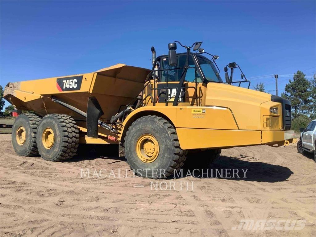 CAT 745C T Liigendraamiga pinnaseveokid