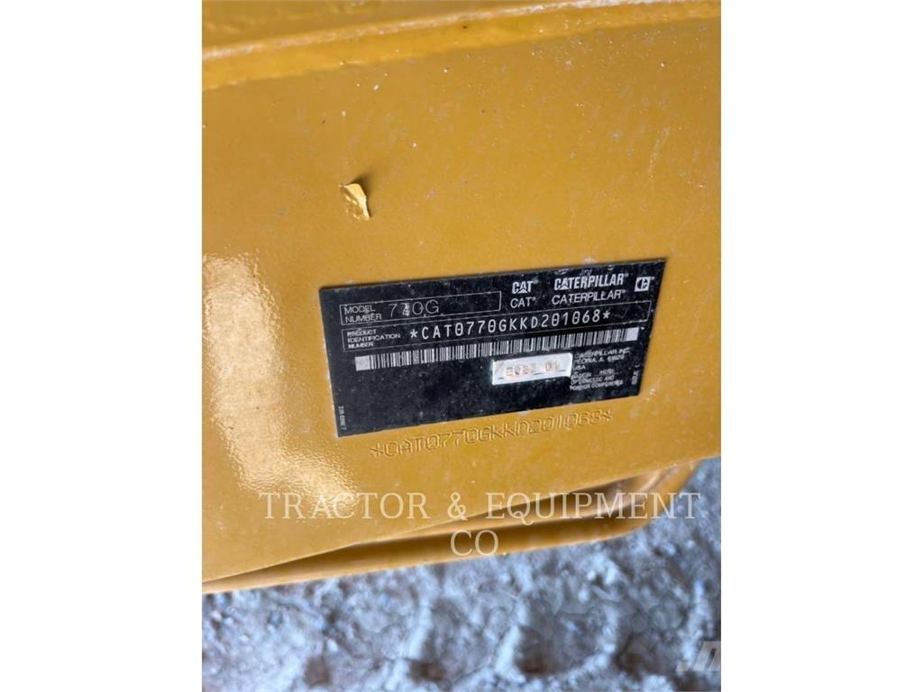 CAT 770G Liigendraamiga pinnaseveokid