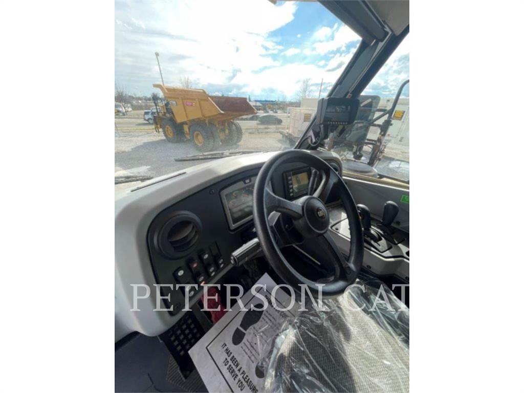CAT 772G Betoonivalmistamistarvikud