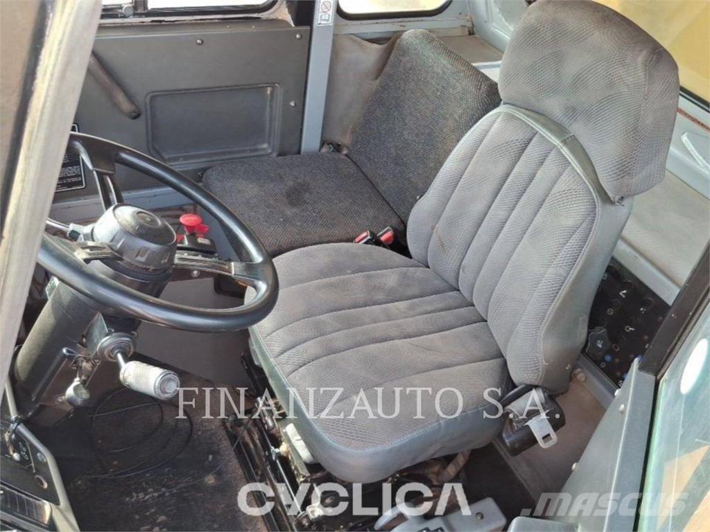 CAT 773E Liigendraamiga pinnaseveokid