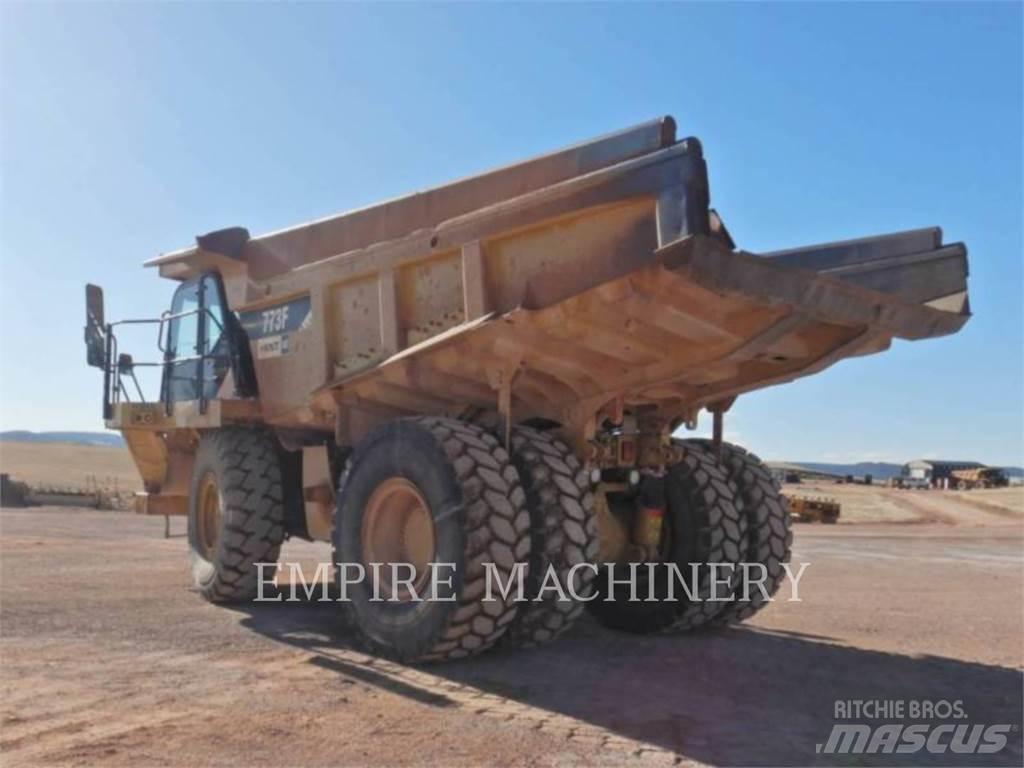 CAT 773F Liigendraamiga pinnaseveokid