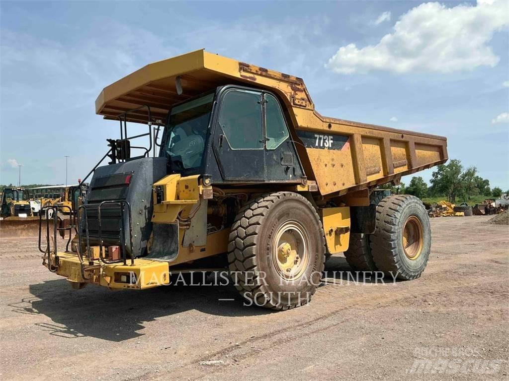 CAT 773F Liigendraamiga pinnaseveokid
