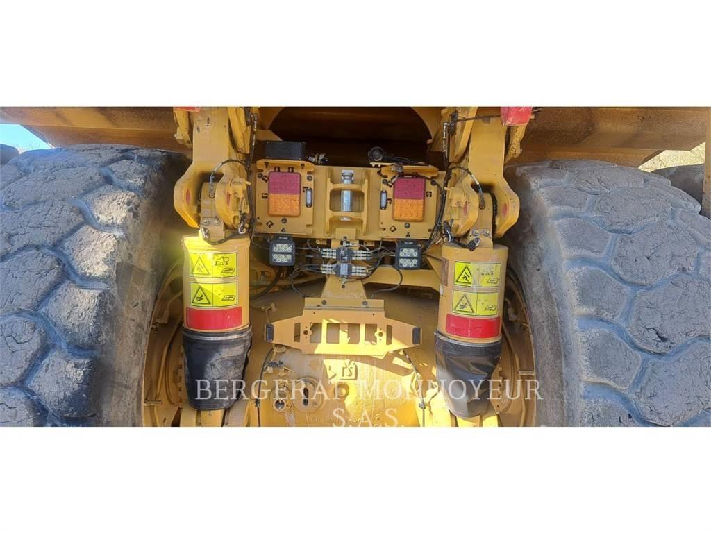 CAT 775 G Liigendraamiga pinnaseveokid