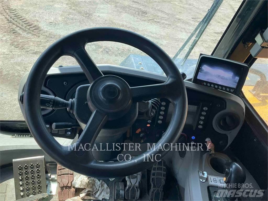 CAT 775G Liigendraamiga pinnaseveokid