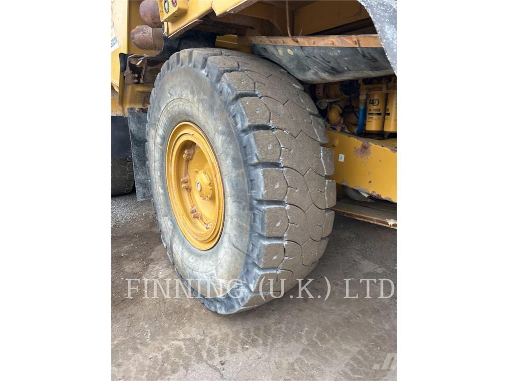 CAT 775G Liigendraamiga pinnaseveokid
