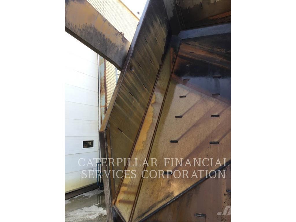 CAT 775G Liigendraamiga pinnaseveokid