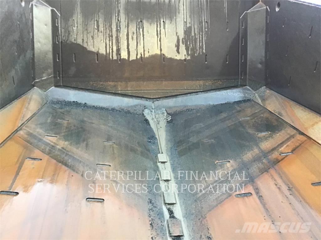 CAT 775G Liigendraamiga pinnaseveokid