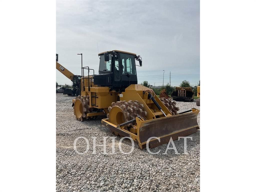 CAT 815 Ratasbuldooserid