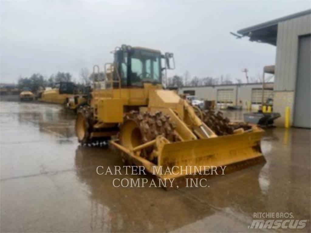 CAT 815F Ratasbuldooserid