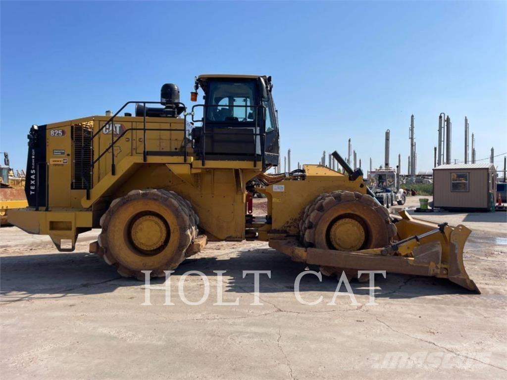 CAT 825 Pinnasetihendajad