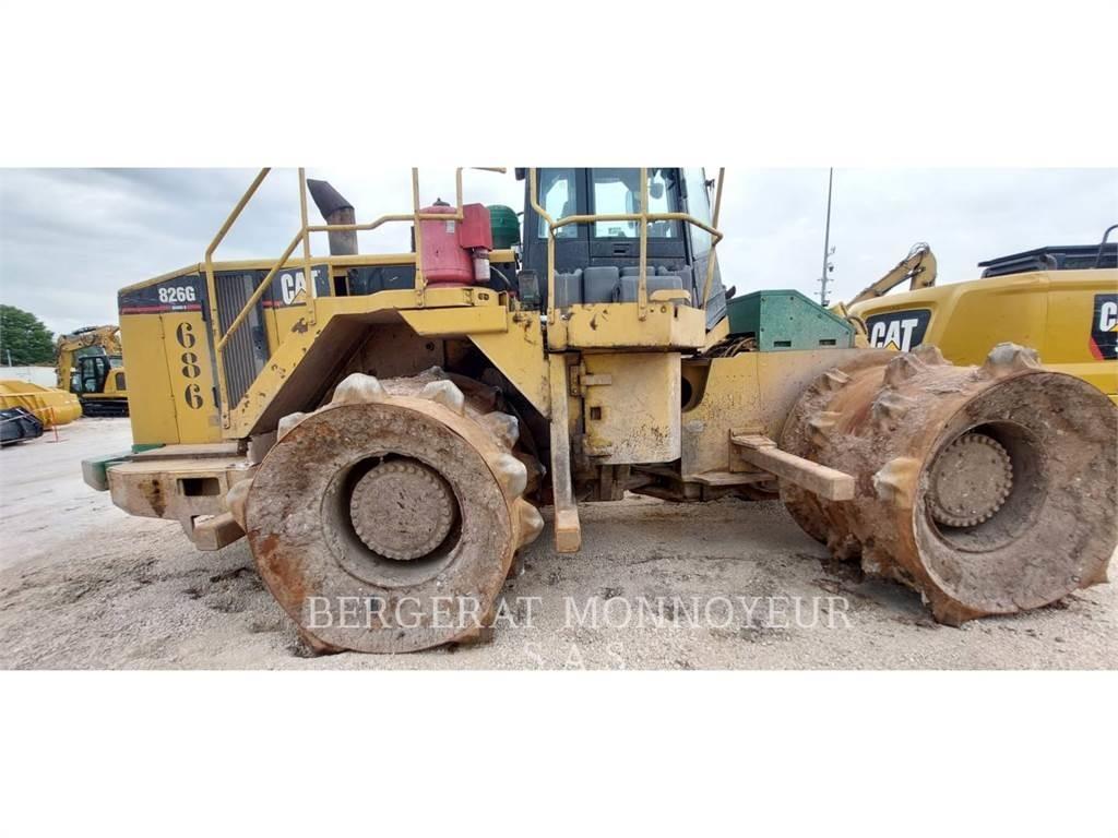CAT 826G II Ratasbuldooserid