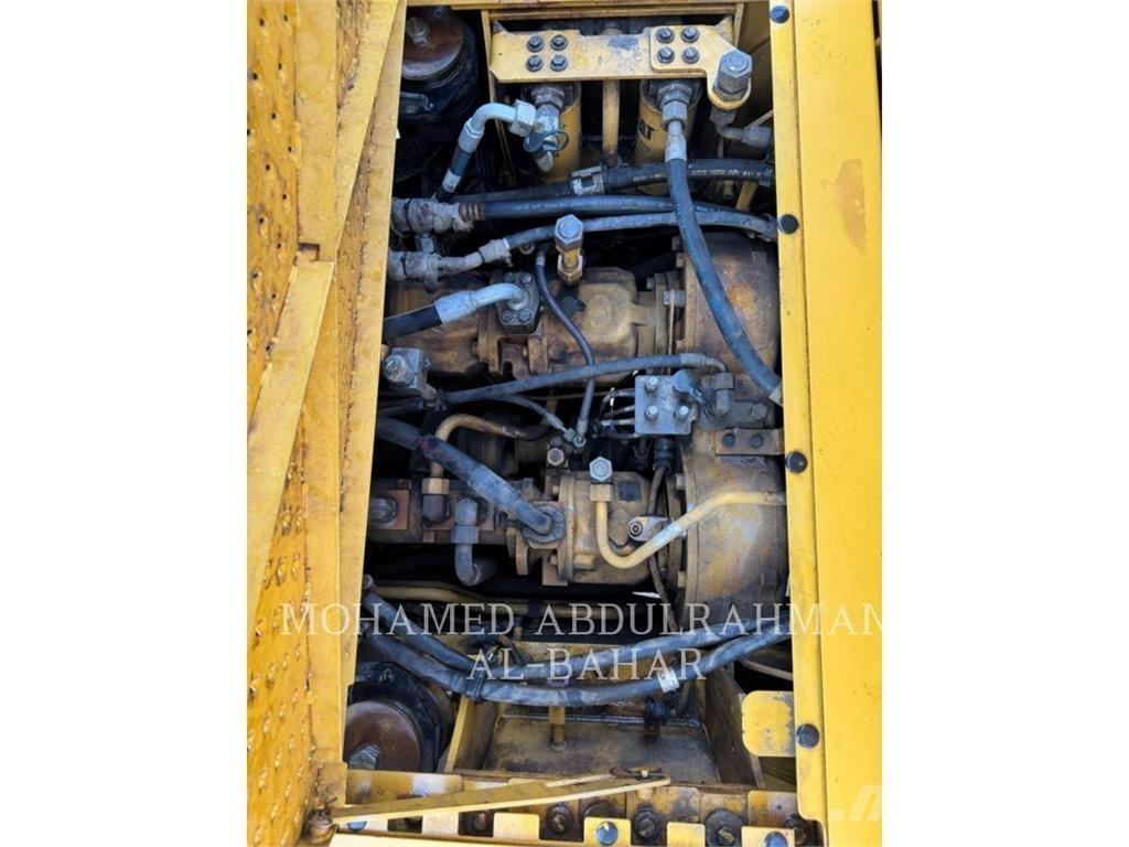 CAT 834F Ratasbuldooserid