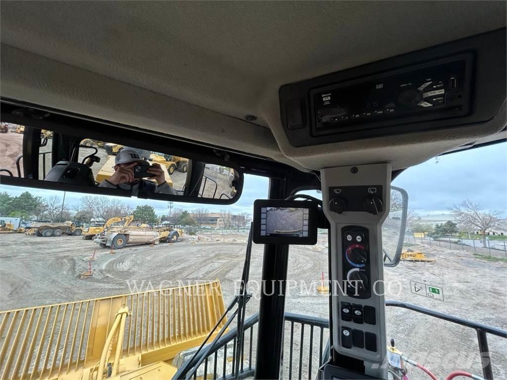 CAT 836K Rataslaadurid
