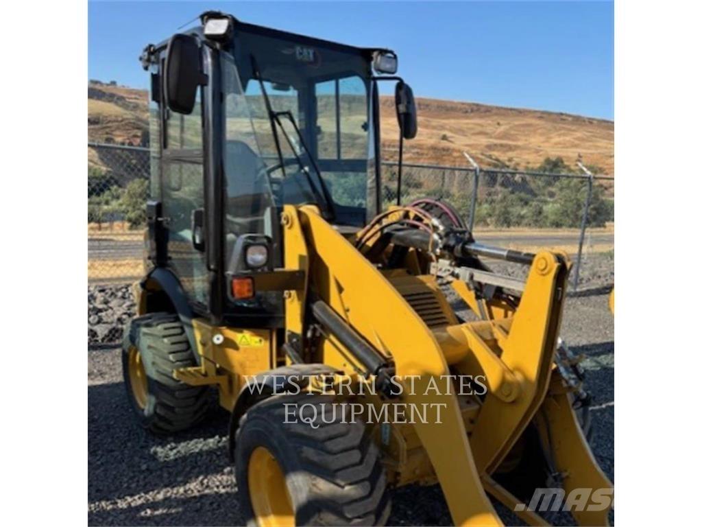CAT 903 Rataslaadurid