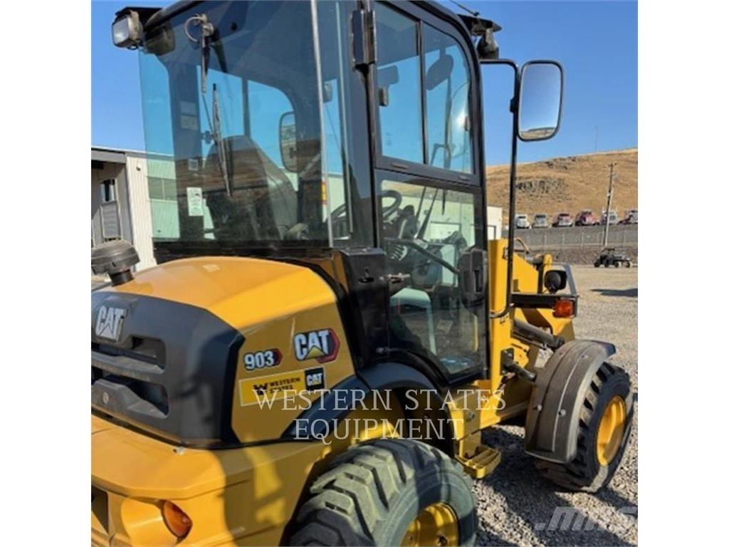 CAT 903 Rataslaadurid