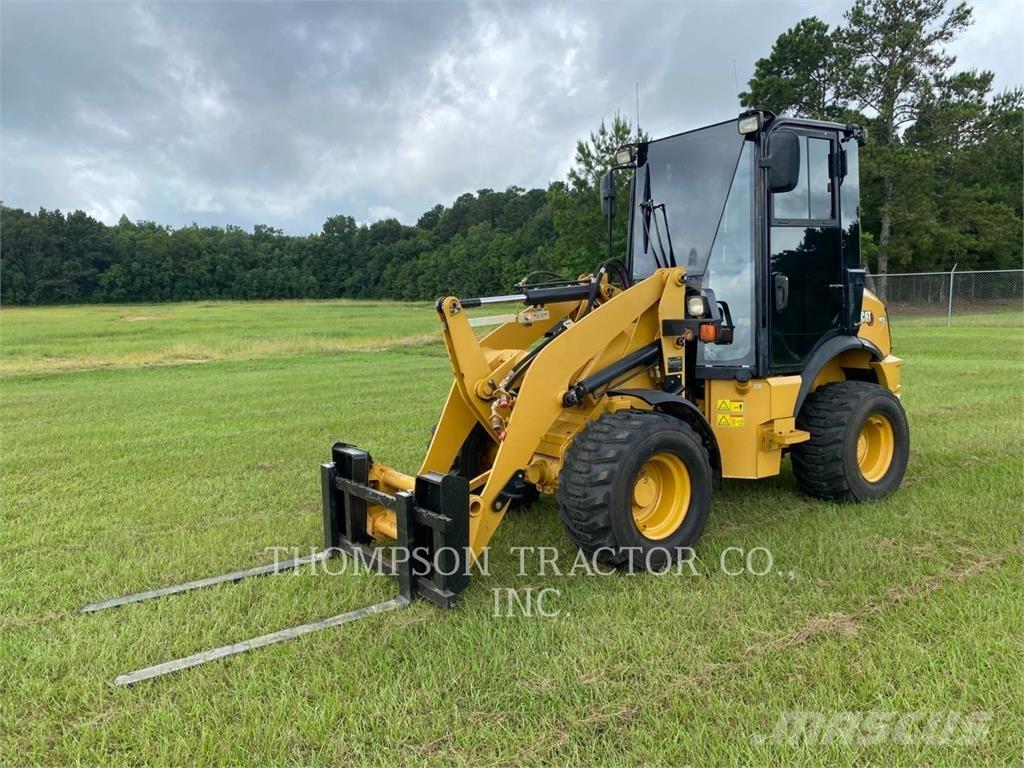 CAT 903 D Rataslaadurid