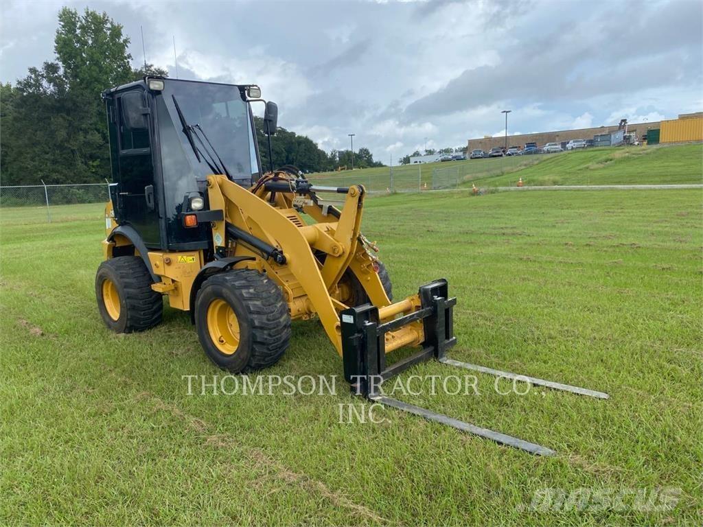 CAT 903 D Rataslaadurid