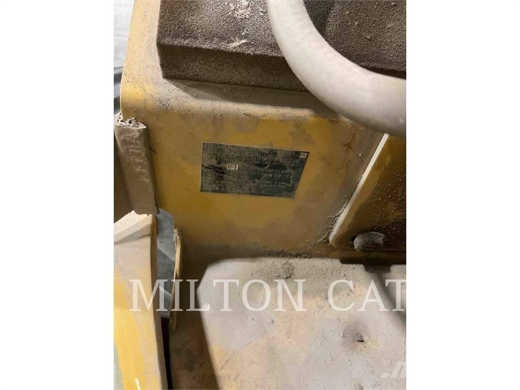 CAT 903D Rataslaadurid