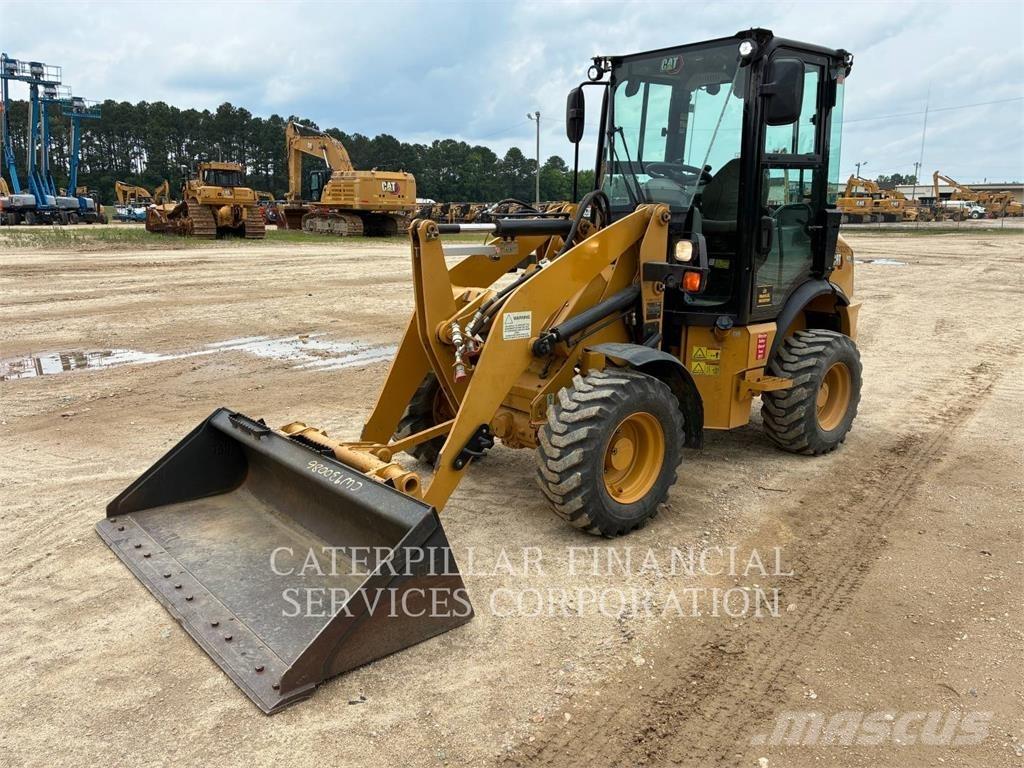 CAT 903D Rataslaadurid