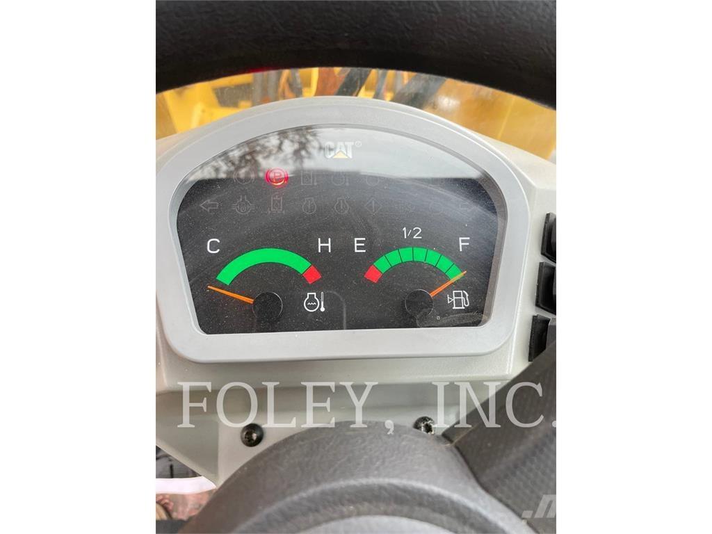CAT 903D Rataslaadurid