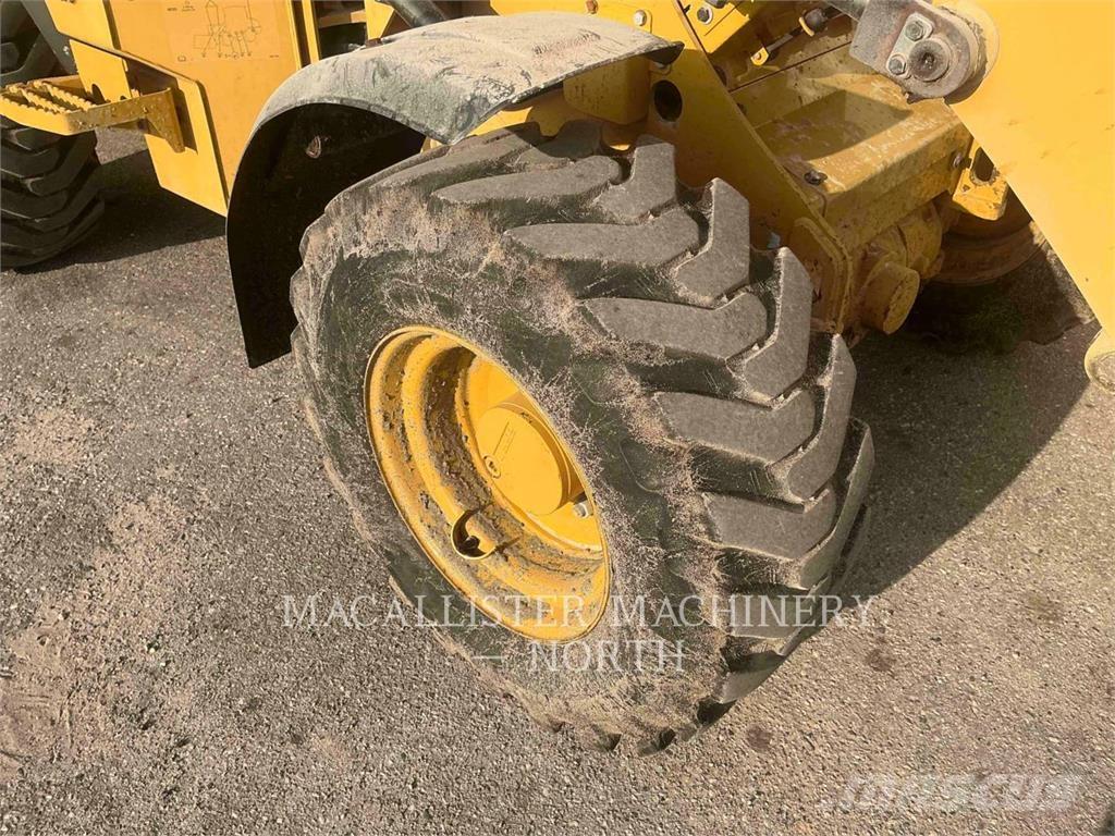CAT 903D HARW Rataslaadurid