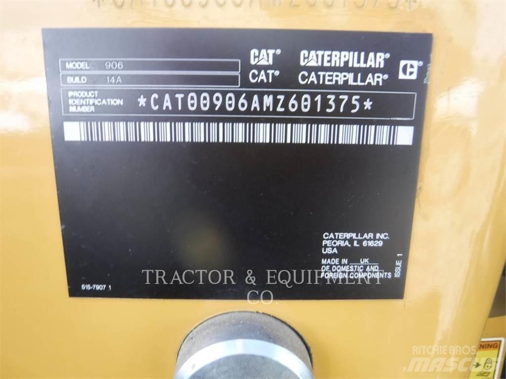 CAT 906 Rataslaadurid