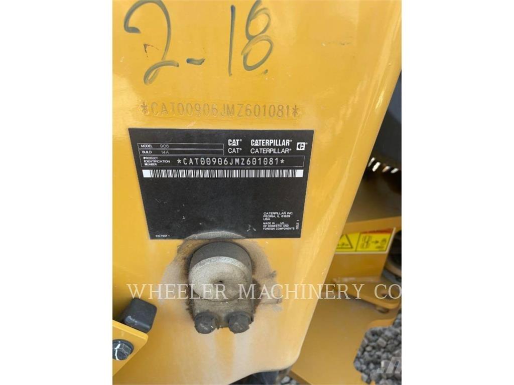 CAT 906 Rataslaadurid