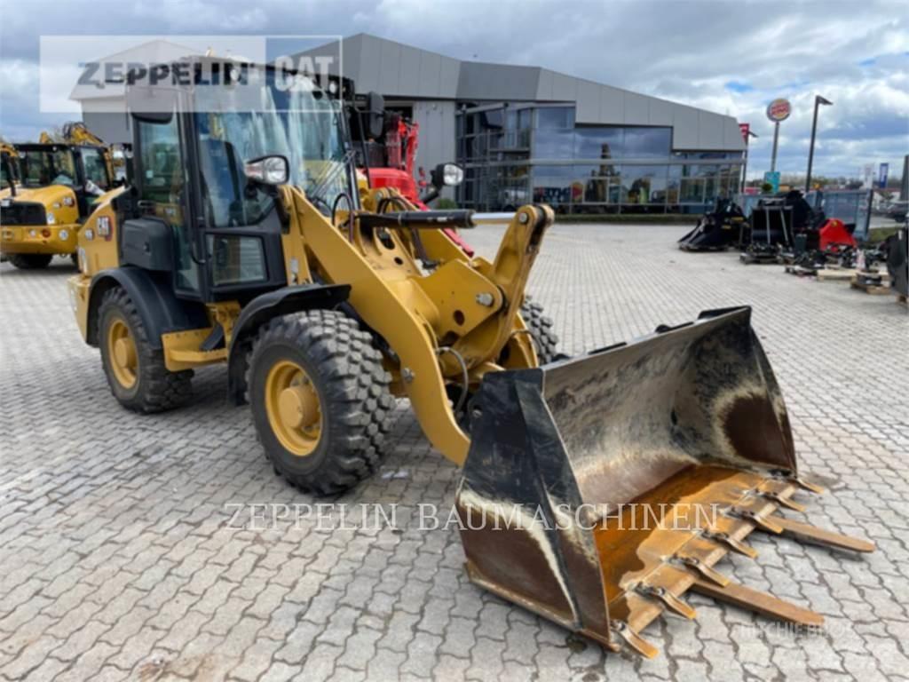 CAT 906-14 Rataslaadurid