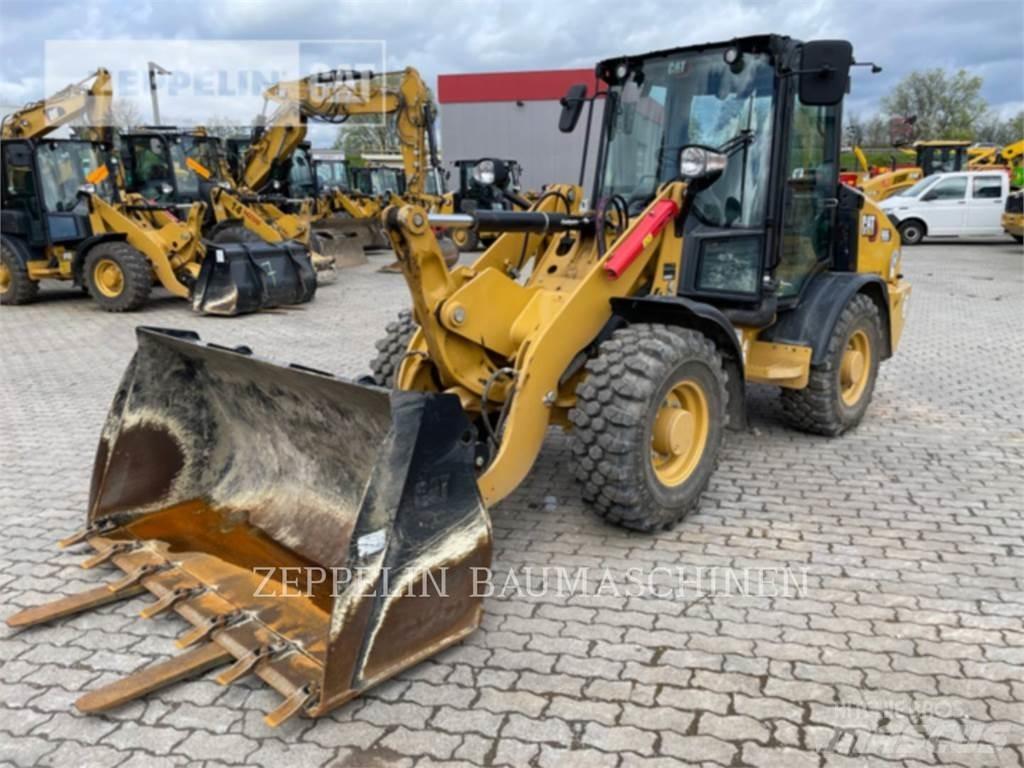 CAT 906-14 Rataslaadurid