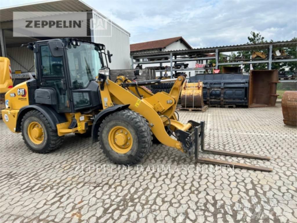 CAT 906-14 Rataslaadurid