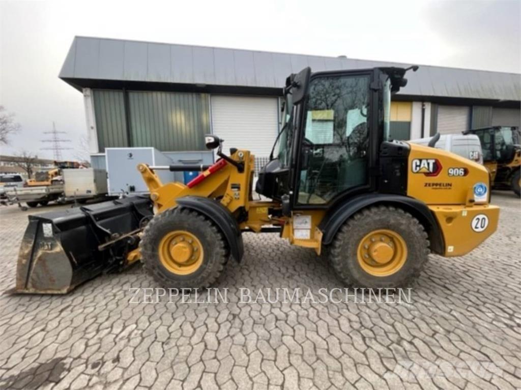 CAT 906-14 Rataslaadurid