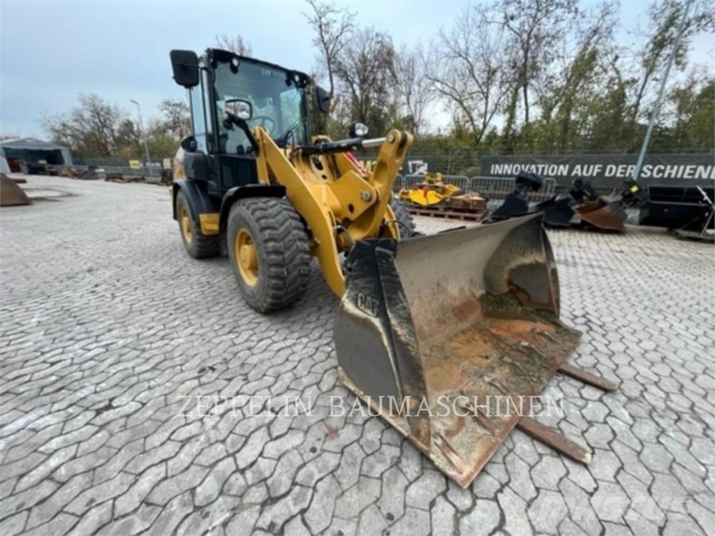 CAT 906-14 Rataslaadurid
