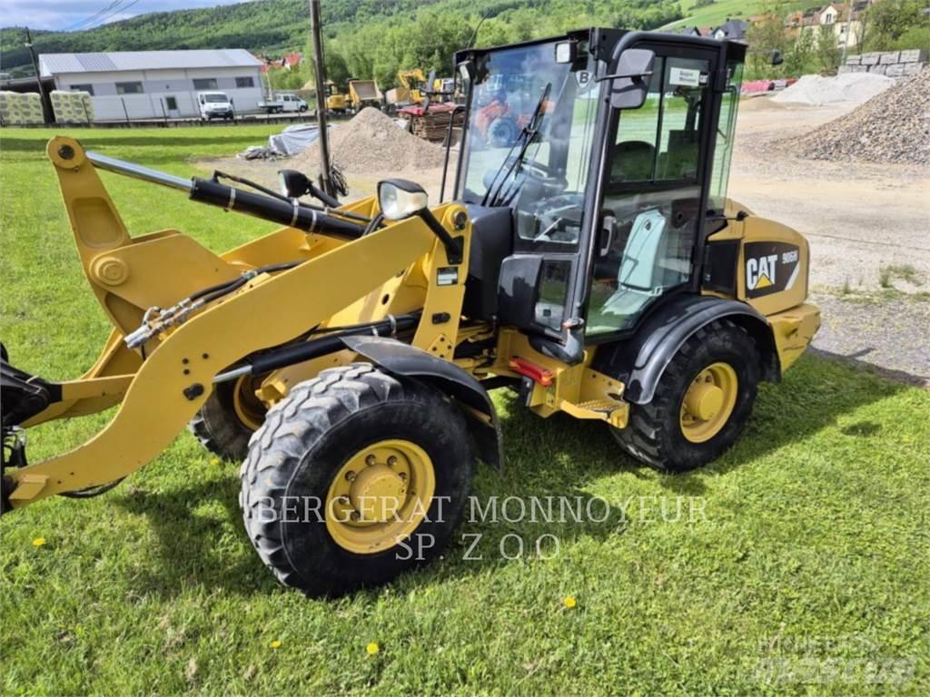 CAT 906H Rataslaadurid