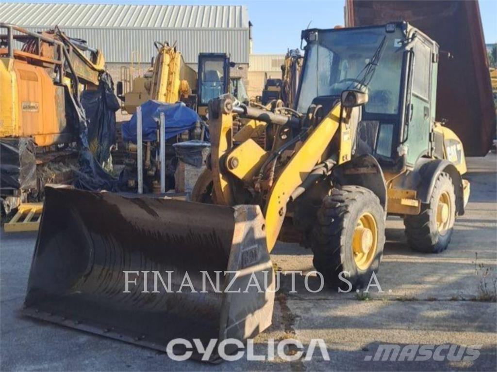 CAT 906H Rataslaadurid
