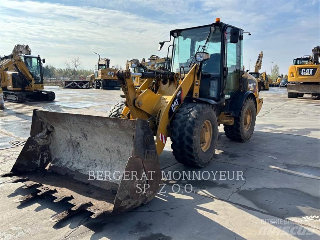 CAT 906H2 Rataslaadurid