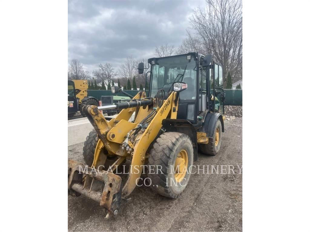 CAT 906H2 Rataslaadurid