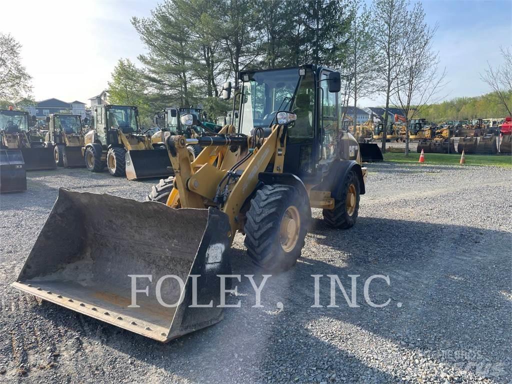 CAT 906H2 Rataslaadurid