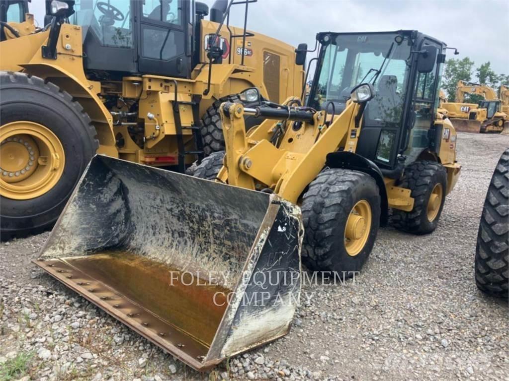 CAT 906M Rataslaadurid