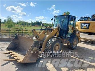 CAT 906M Rataslaadurid