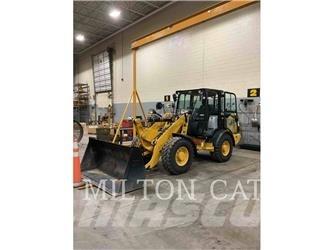 CAT 906M Rataslaadurid