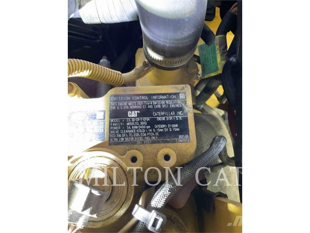 CAT 906M Rataslaadurid