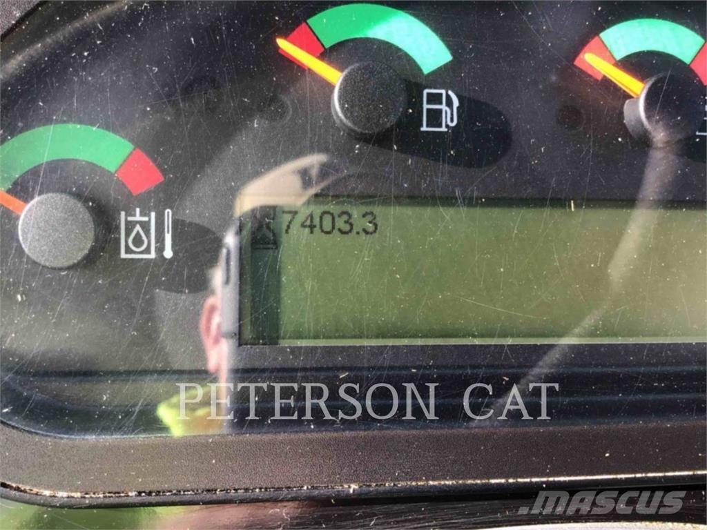 CAT 906M Rataslaadurid
