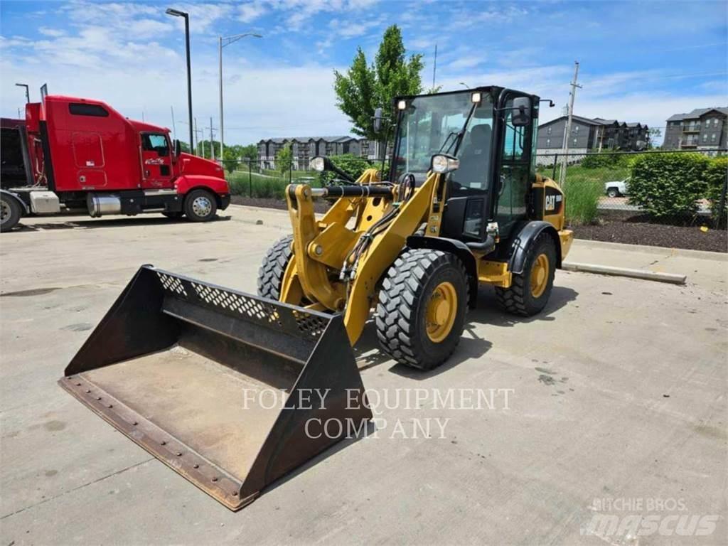 CAT 906M Rataslaadurid