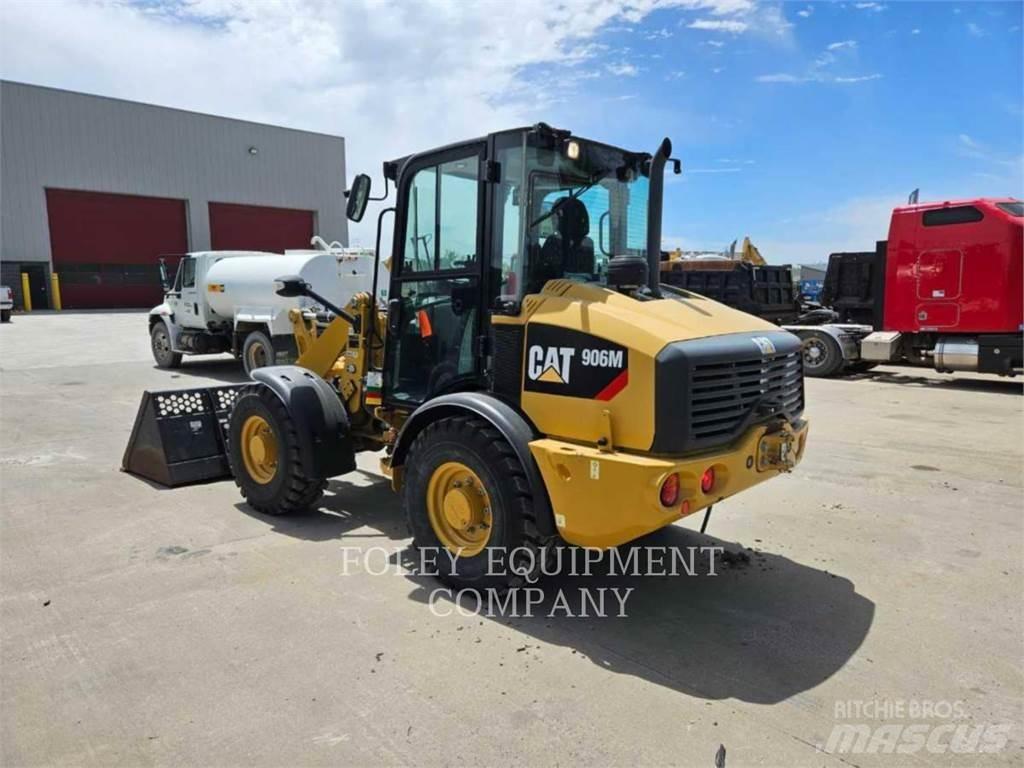 CAT 906M Rataslaadurid